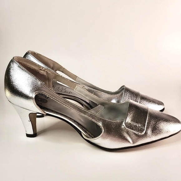 60s Mod Metallic Silver Space Heels with Rounded Toe - Picture 11 of 13